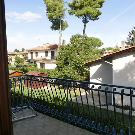 Incredible With Private Garden - Beahost